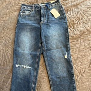 Cello Straight Jean with Distressing and Frayed Hem Size 7 NWT Med Wash